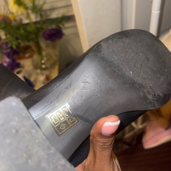 Spanish Leather Black Boots - Picture 2 of 2